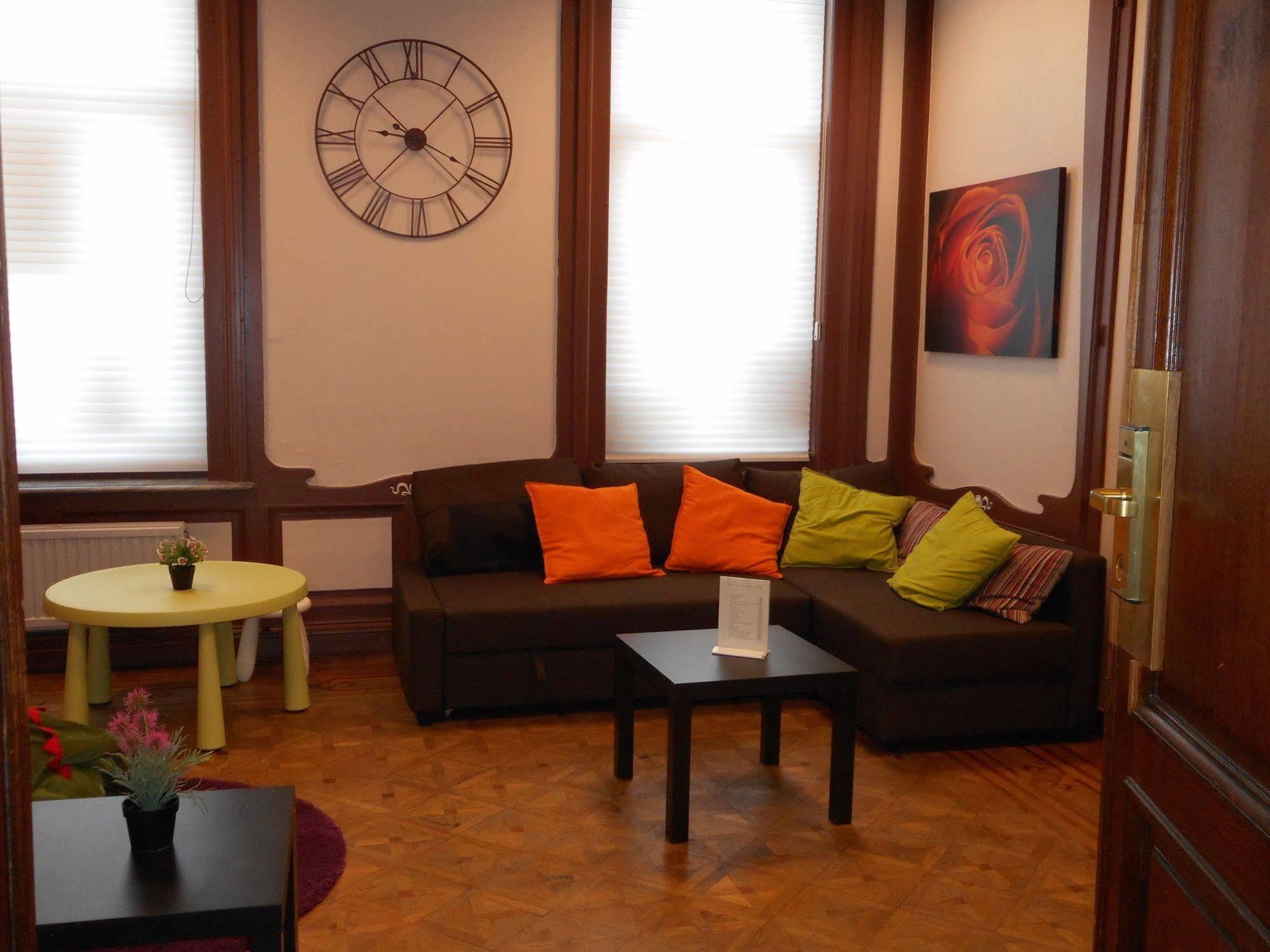 Hi Tournai Hostel Exterior photo